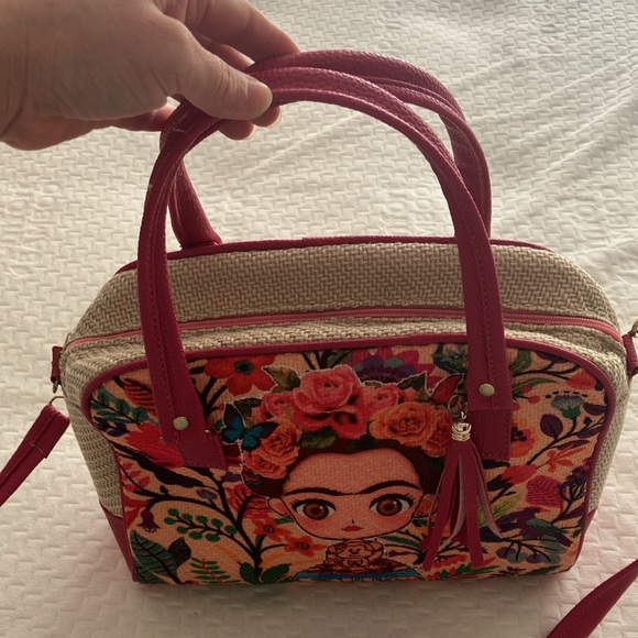 Frida Kahlo hand and Crossbody purse - Picture 9 of 11